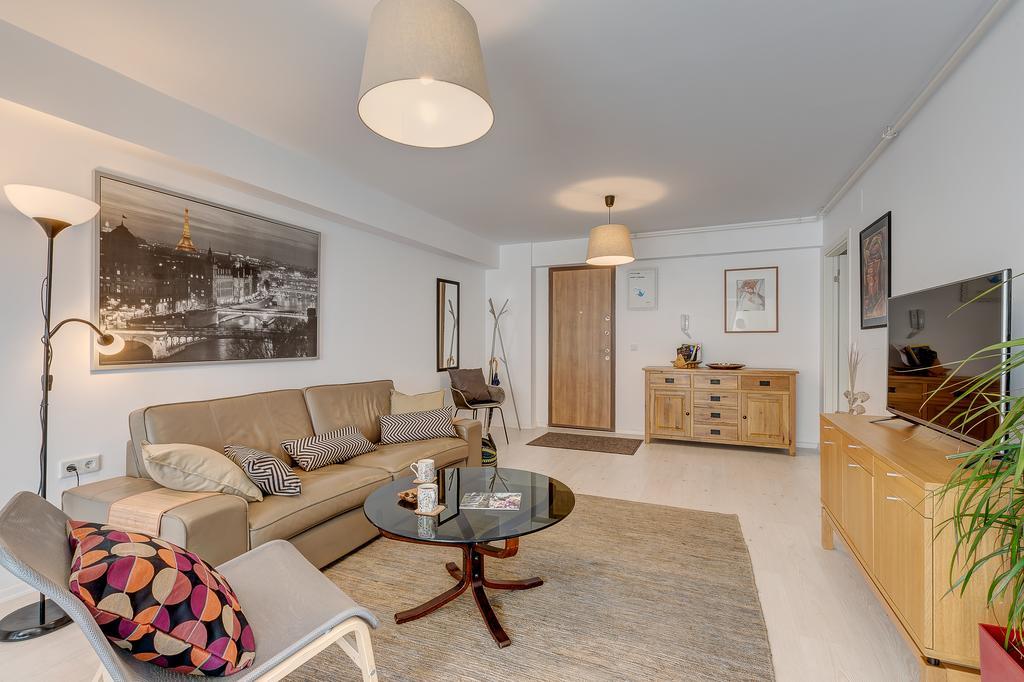 Bucharest Airport Suites & Villas Otopeni Bagian luar foto