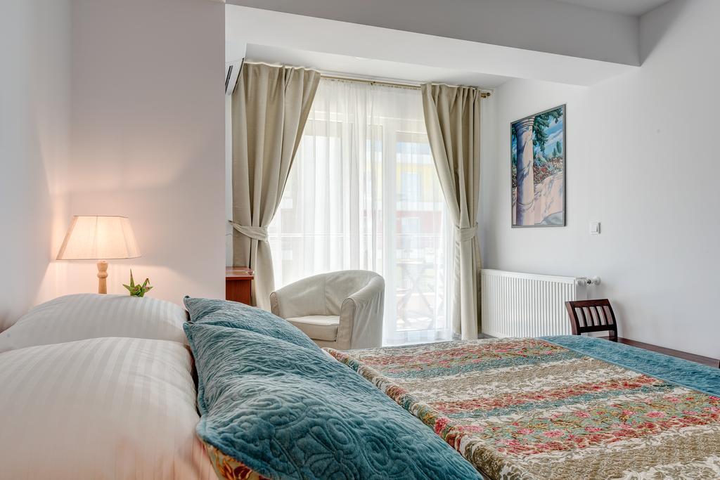 Bucharest Airport Suites & Villas Otopeni Bagian luar foto