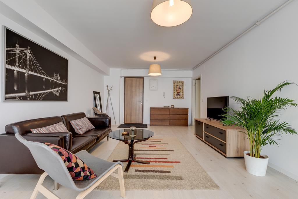 Bucharest Airport Suites & Villas Otopeni Bagian luar foto