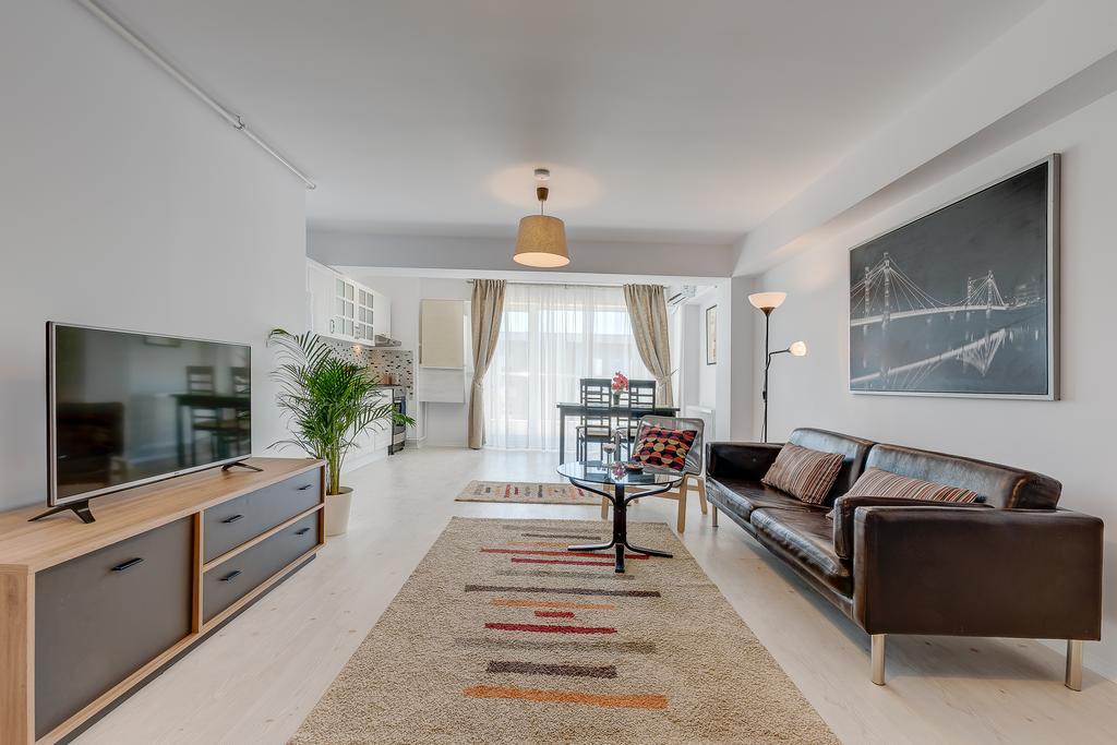 Bucharest Airport Suites & Villas Otopeni Bagian luar foto