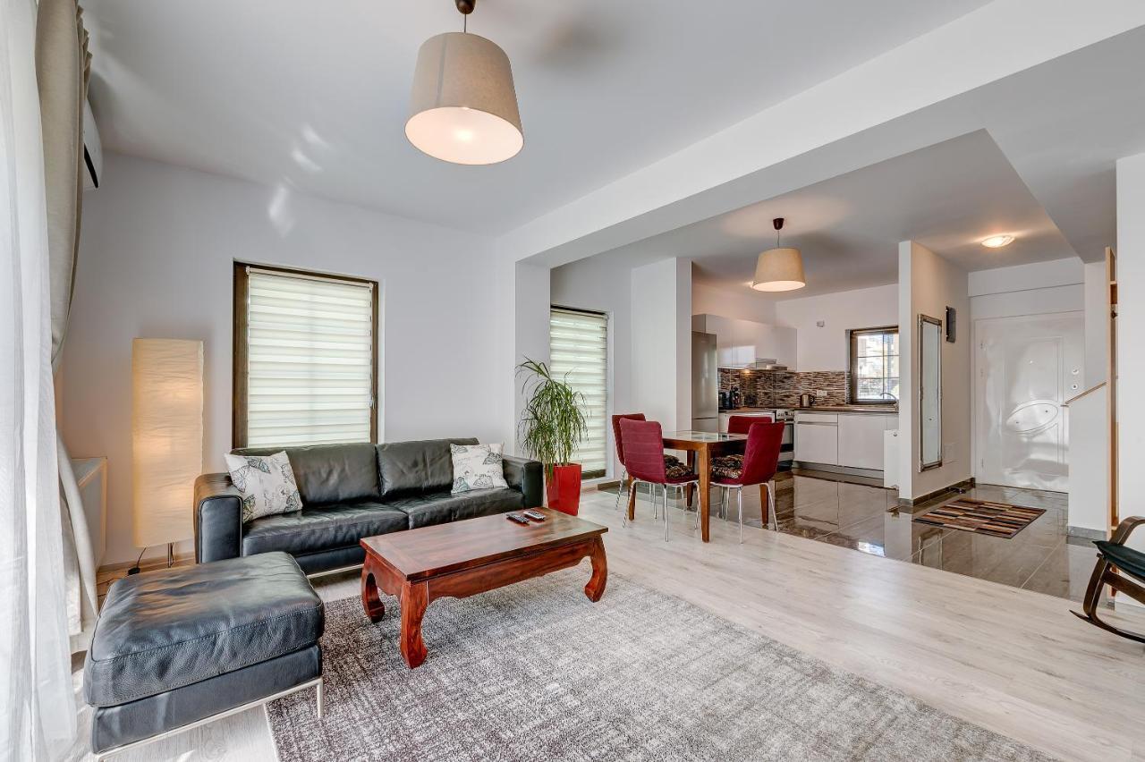 Bucharest Airport Suites & Villas Otopeni Bagian luar foto