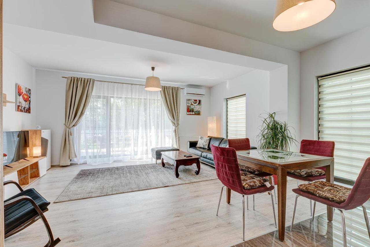 Bucharest Airport Suites & Villas Otopeni Bagian luar foto