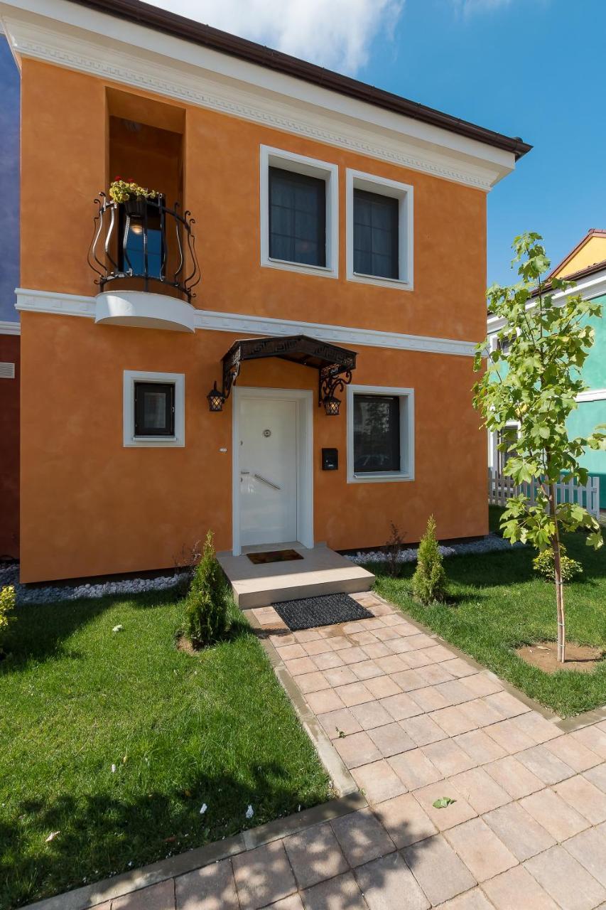 Bucharest Airport Suites & Villas Otopeni Bagian luar foto