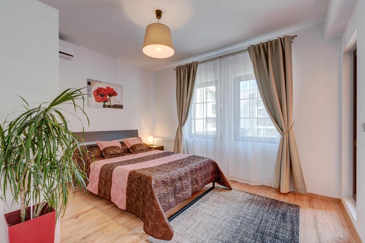 Bucharest Airport Suites & Villas Otopeni Bagian luar foto