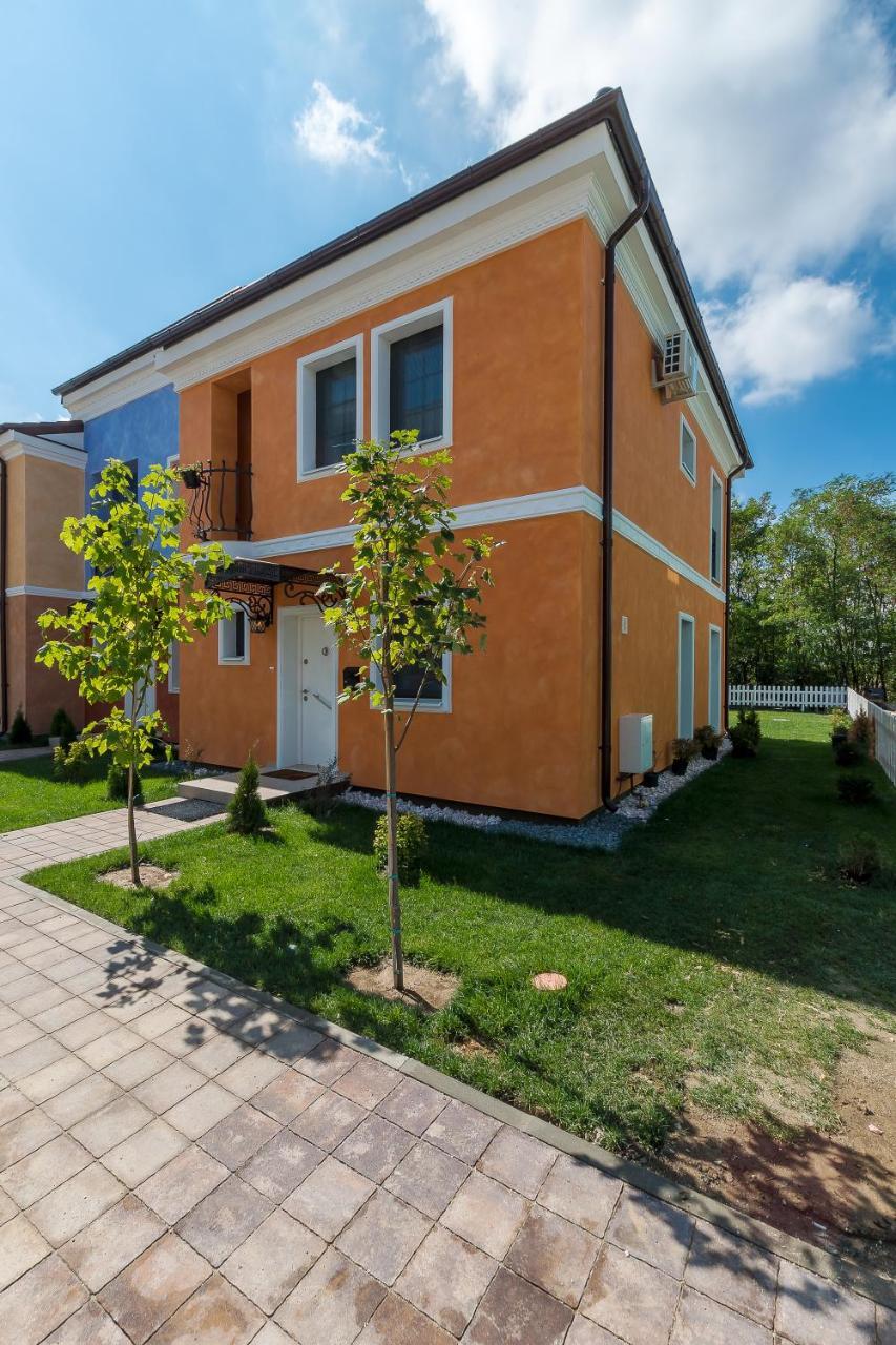 Bucharest Airport Suites & Villas Otopeni Bagian luar foto
