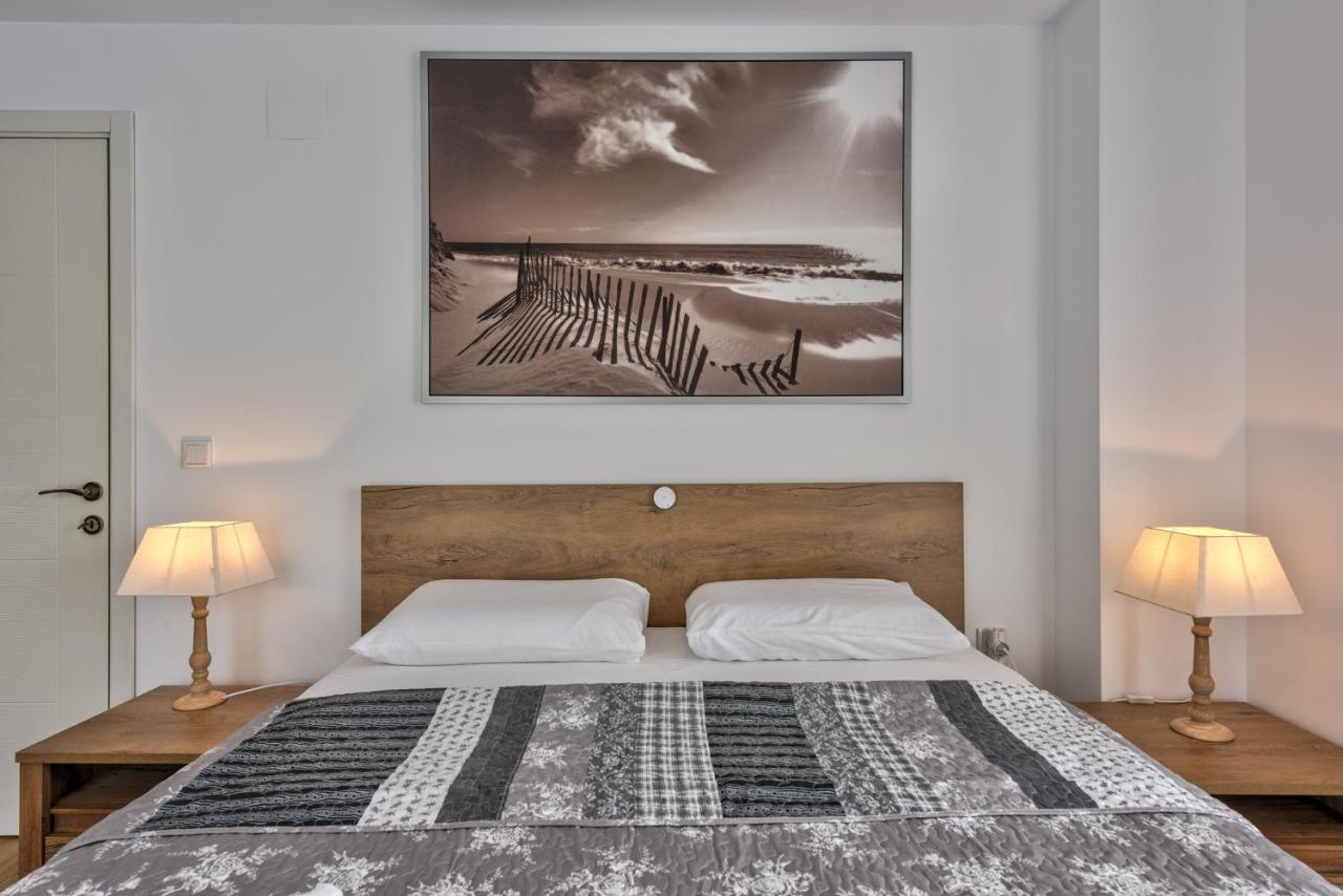 Bucharest Airport Suites & Villas Otopeni Bagian luar foto